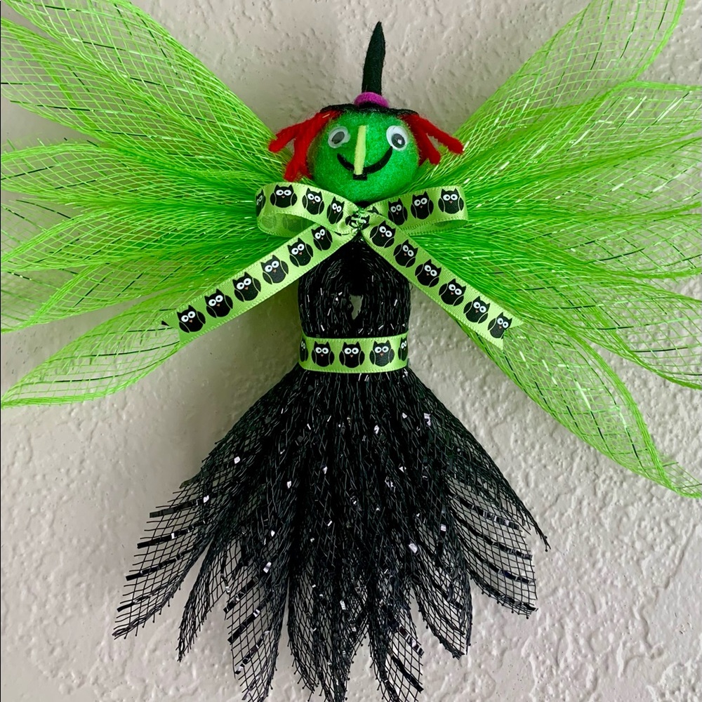 Small deco mesh Halloween witch, wall hanging, Halloween decor, whimsical decor